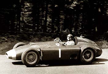 JM Fangio en el GP de Inglaterra