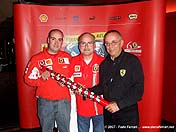 Sergi, Fede y Carles, con el testigo 
del Ferrari 60 Relay - Barcelona 2007