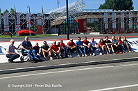 Grupo del Ferrari Club Espaa junto al Museo Ferrari de Maranello, durante nuestro Viaje a Italia, Julio de 2014