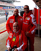 Con Sergi y Enrique Ramallo en el box de Ferrari, durante los Test de F1 de Pretemporada en Barcelona - Febrero 2015